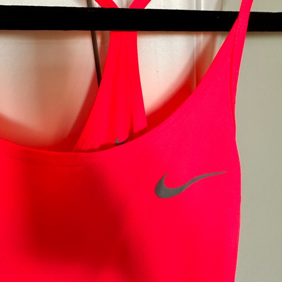 Nike neon pink tank - Picture 2 of 4